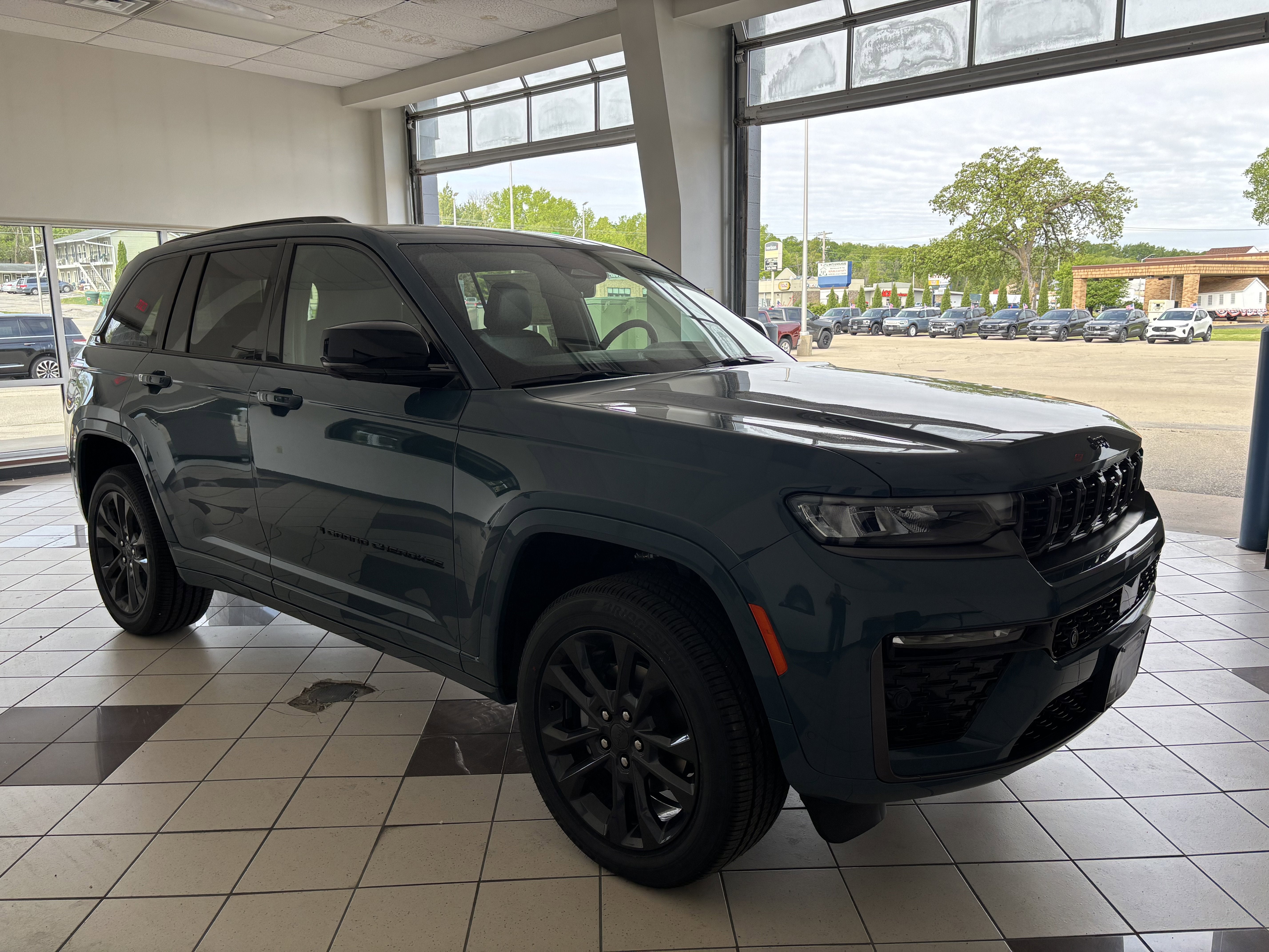 2026 Jeep Grand Cherokee Limited Reserve