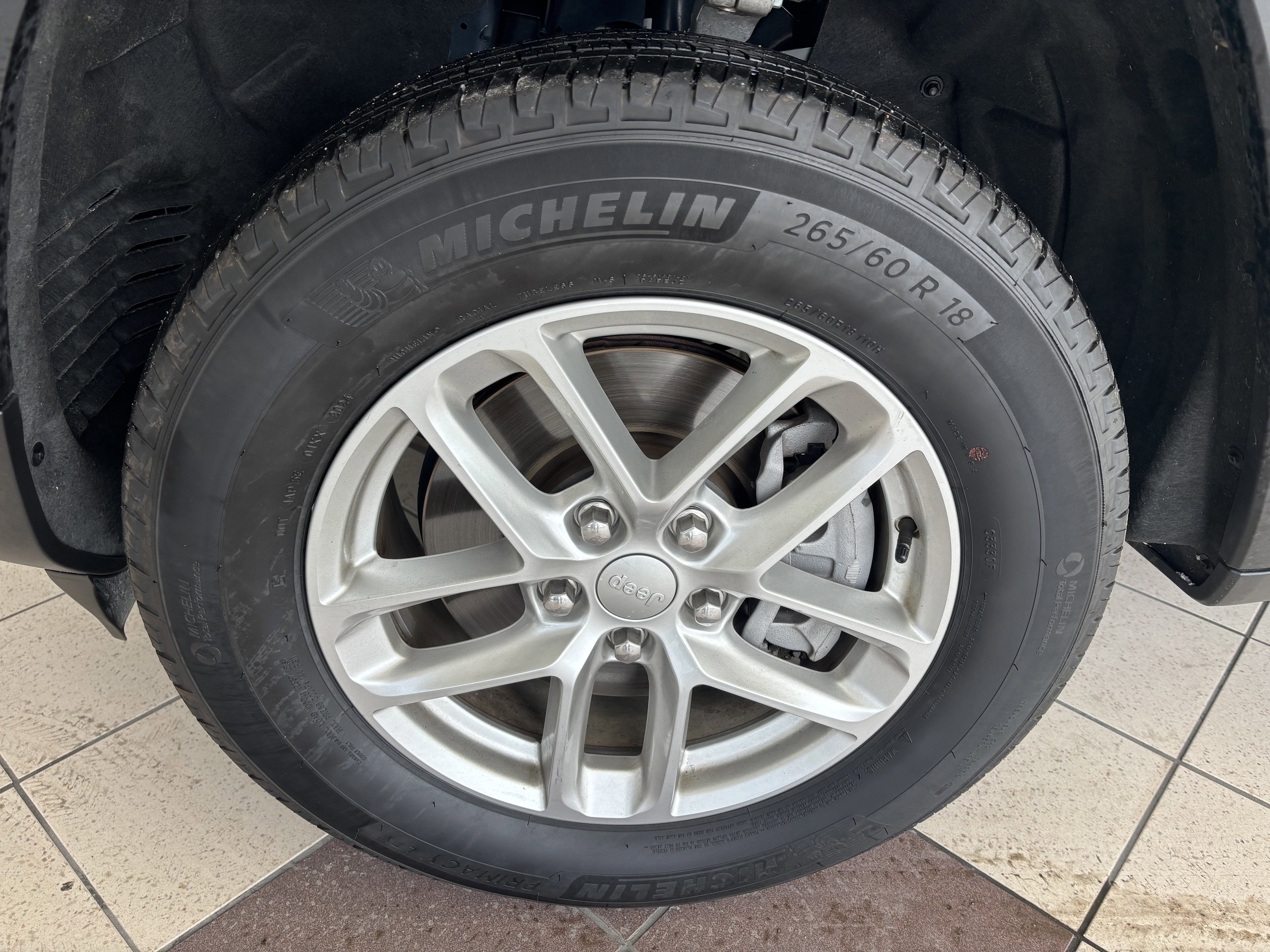 2024 Jeep Grand Cherokee L Laredo