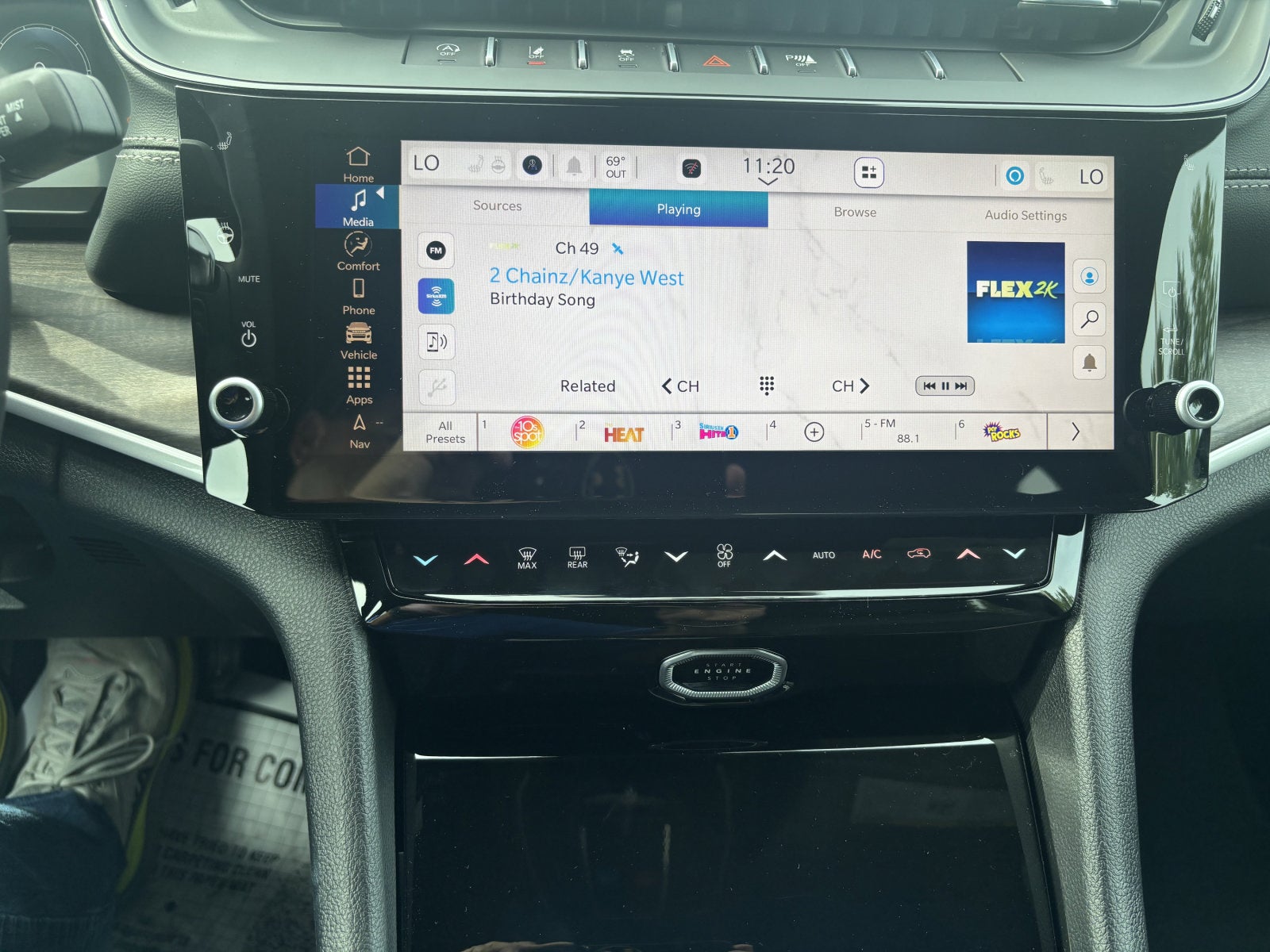 2027 Jeep Grand Cherokee L Laredo Altitude