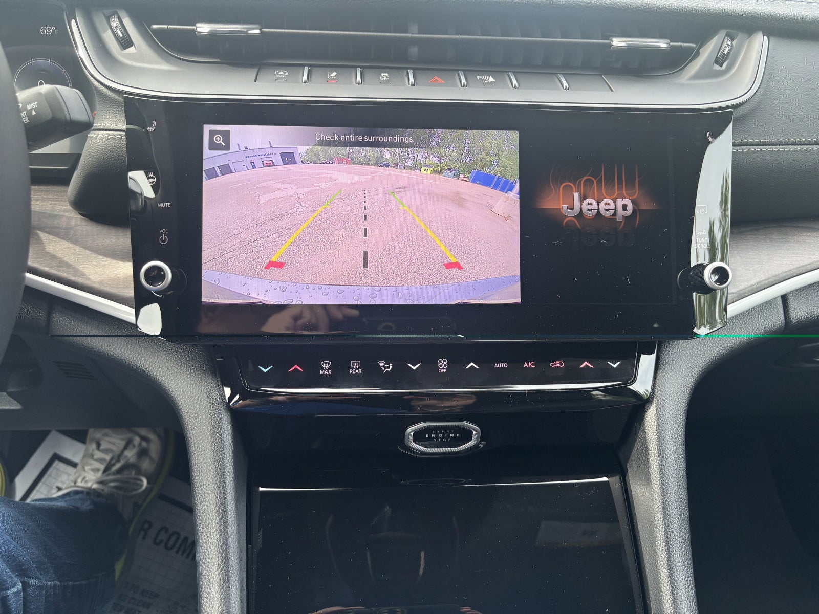 2027 Jeep Grand Cherokee L Laredo Altitude