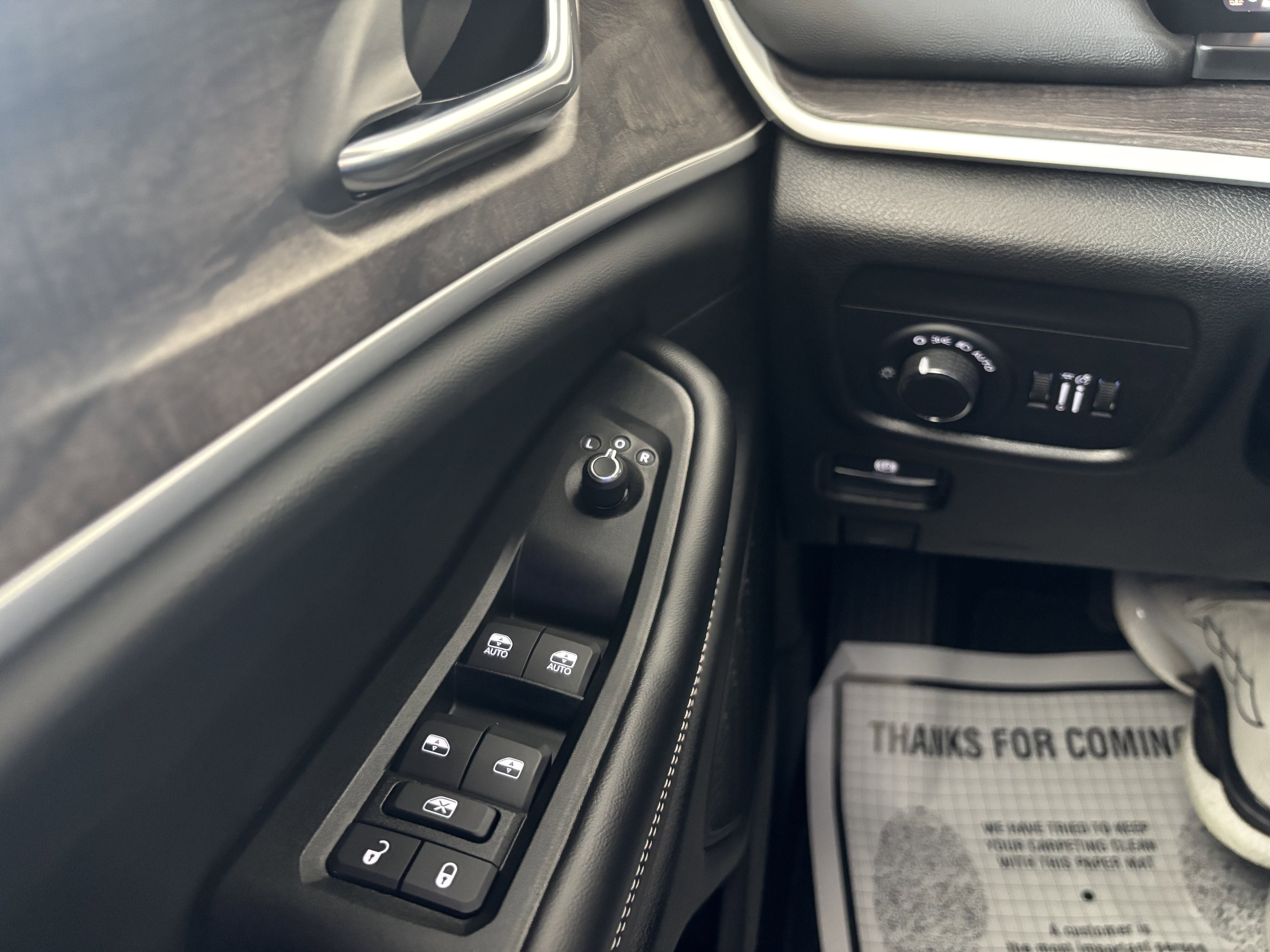 2026 Jeep Grand Cherokee L Laredo Altitude