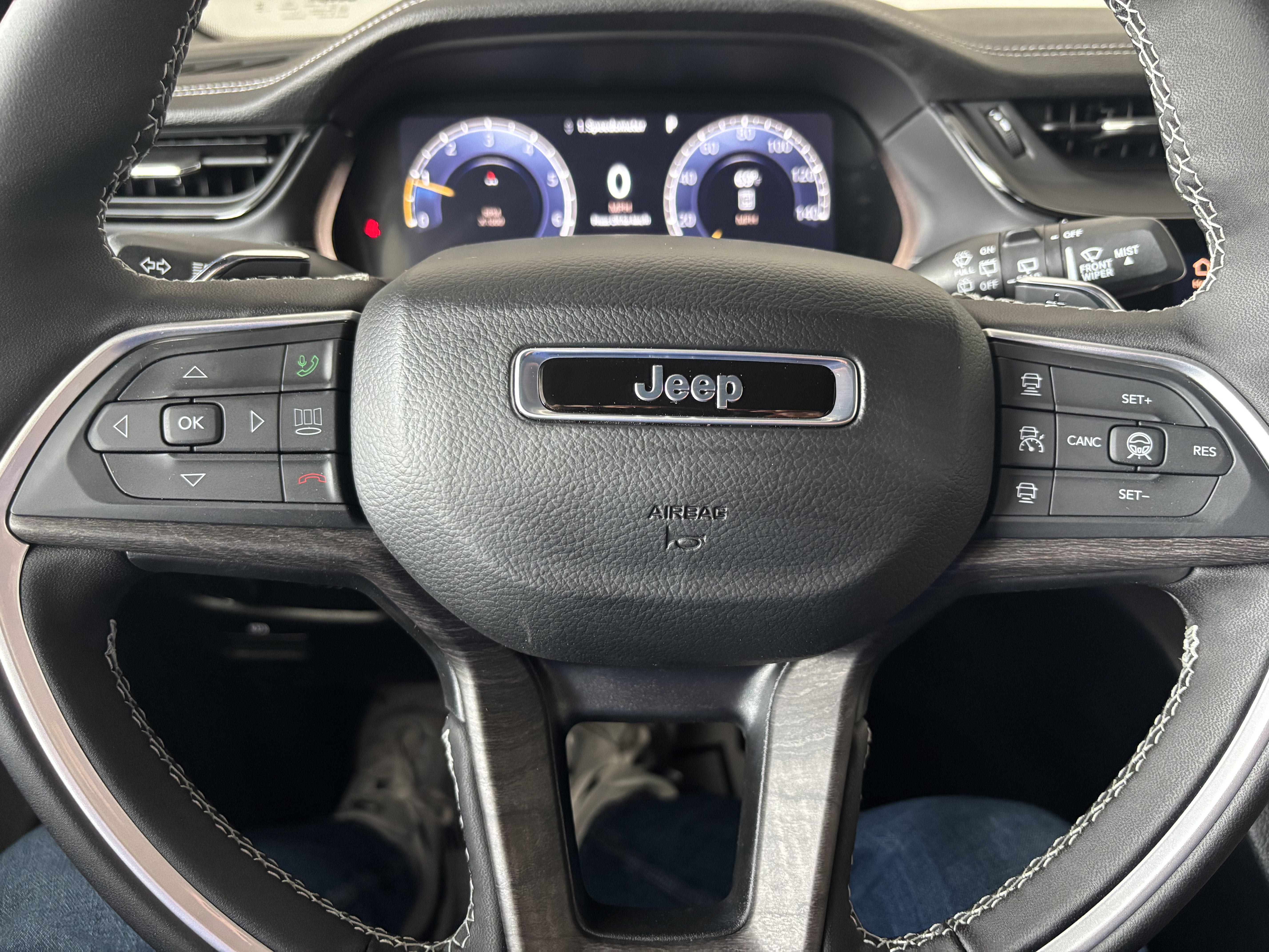 2026 Jeep Grand Cherokee L Laredo Altitude