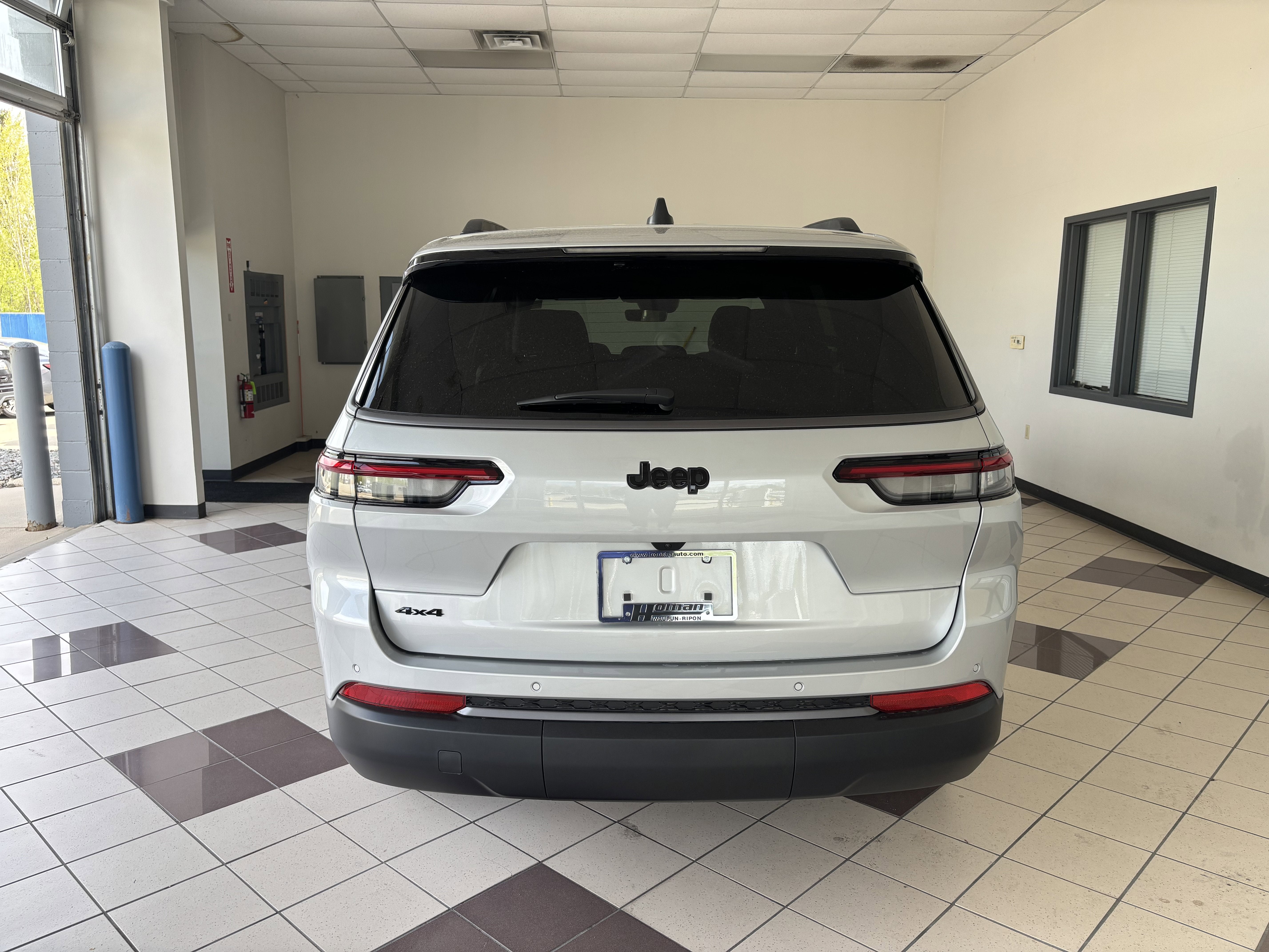 2026 Jeep Grand Cherokee L Laredo Altitude