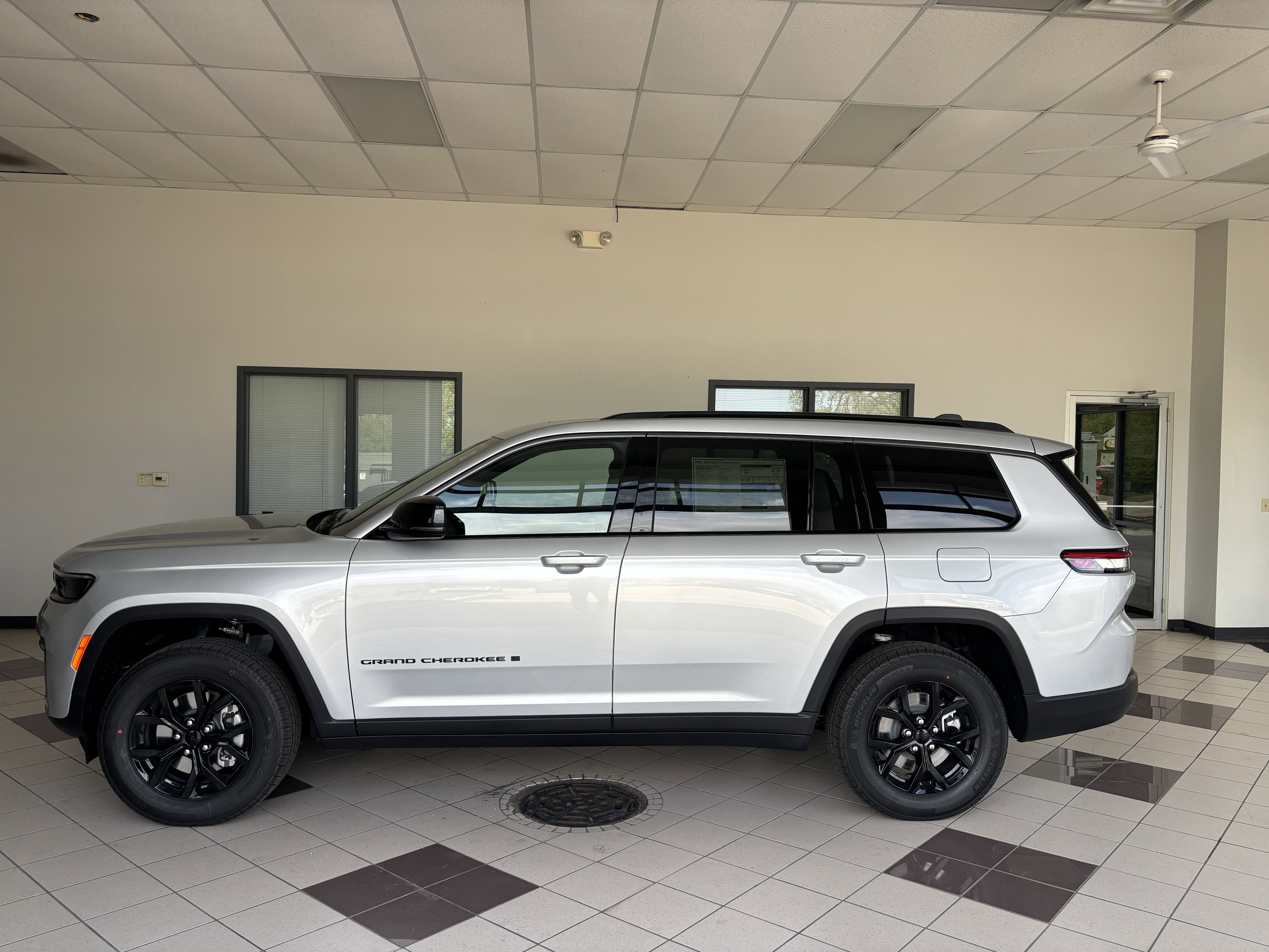 2026 Jeep Grand Cherokee L Laredo Altitude