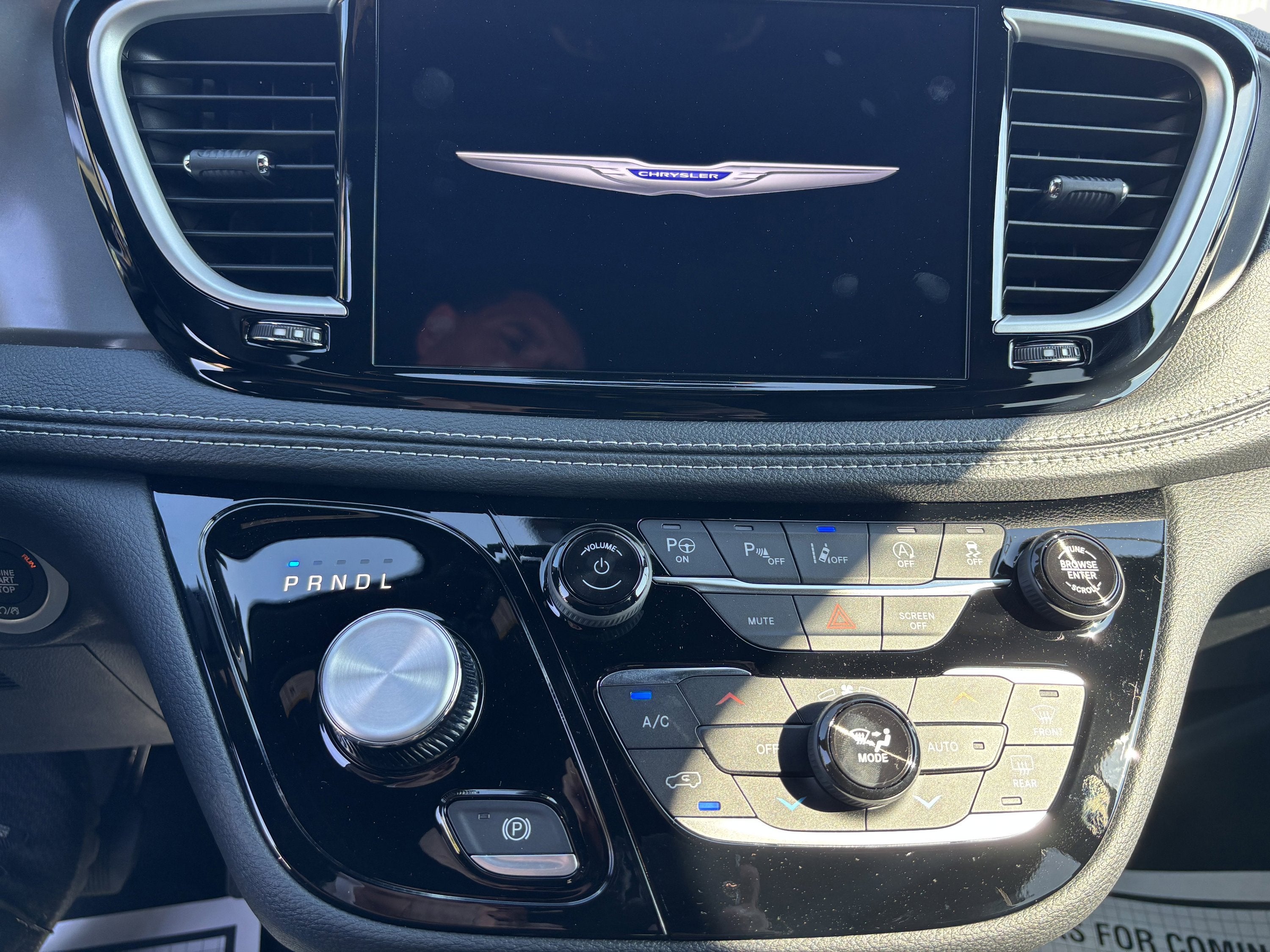 2025 Chrysler Pacifica Select