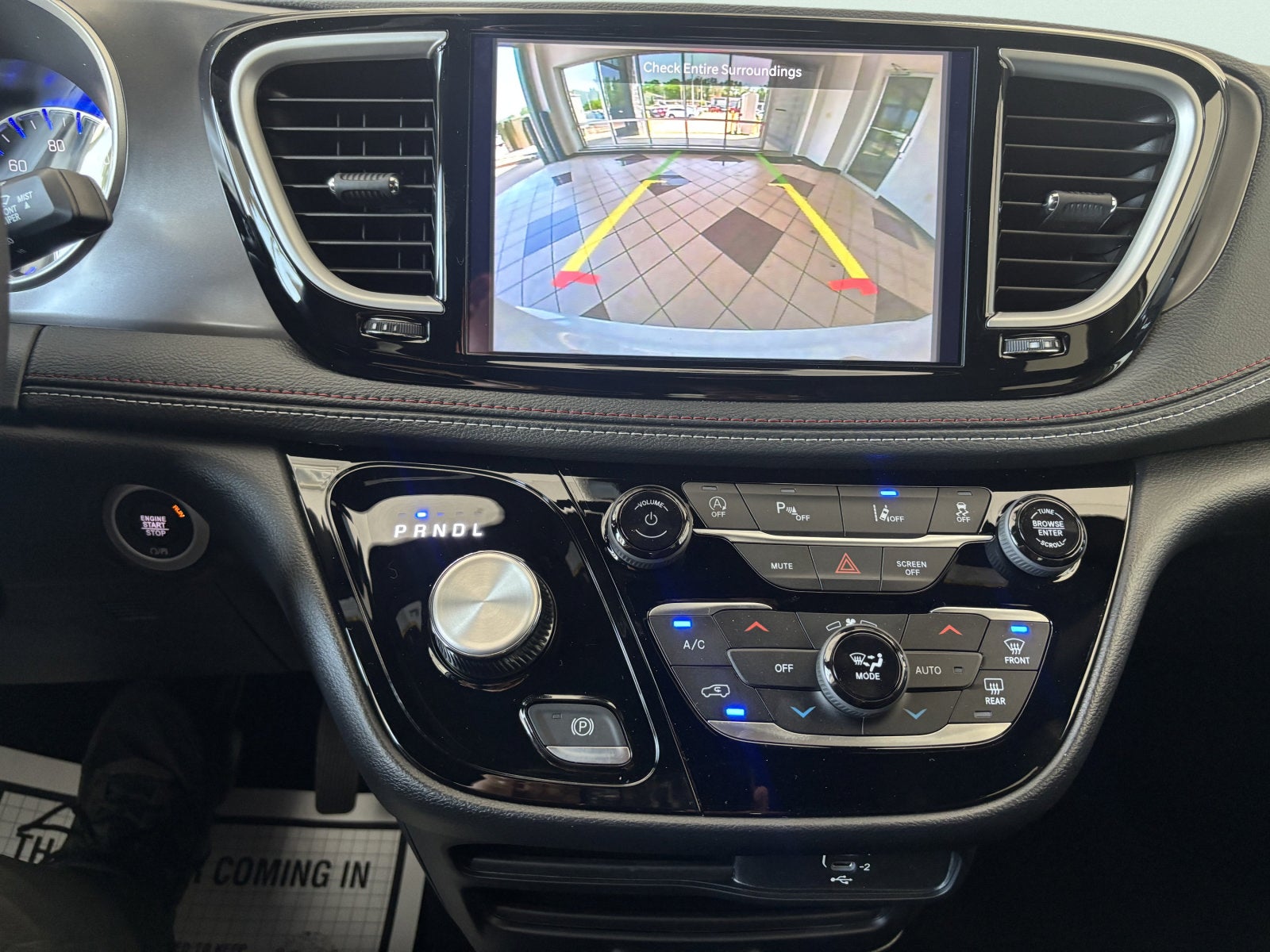 2027 Chrysler Pacifica Select