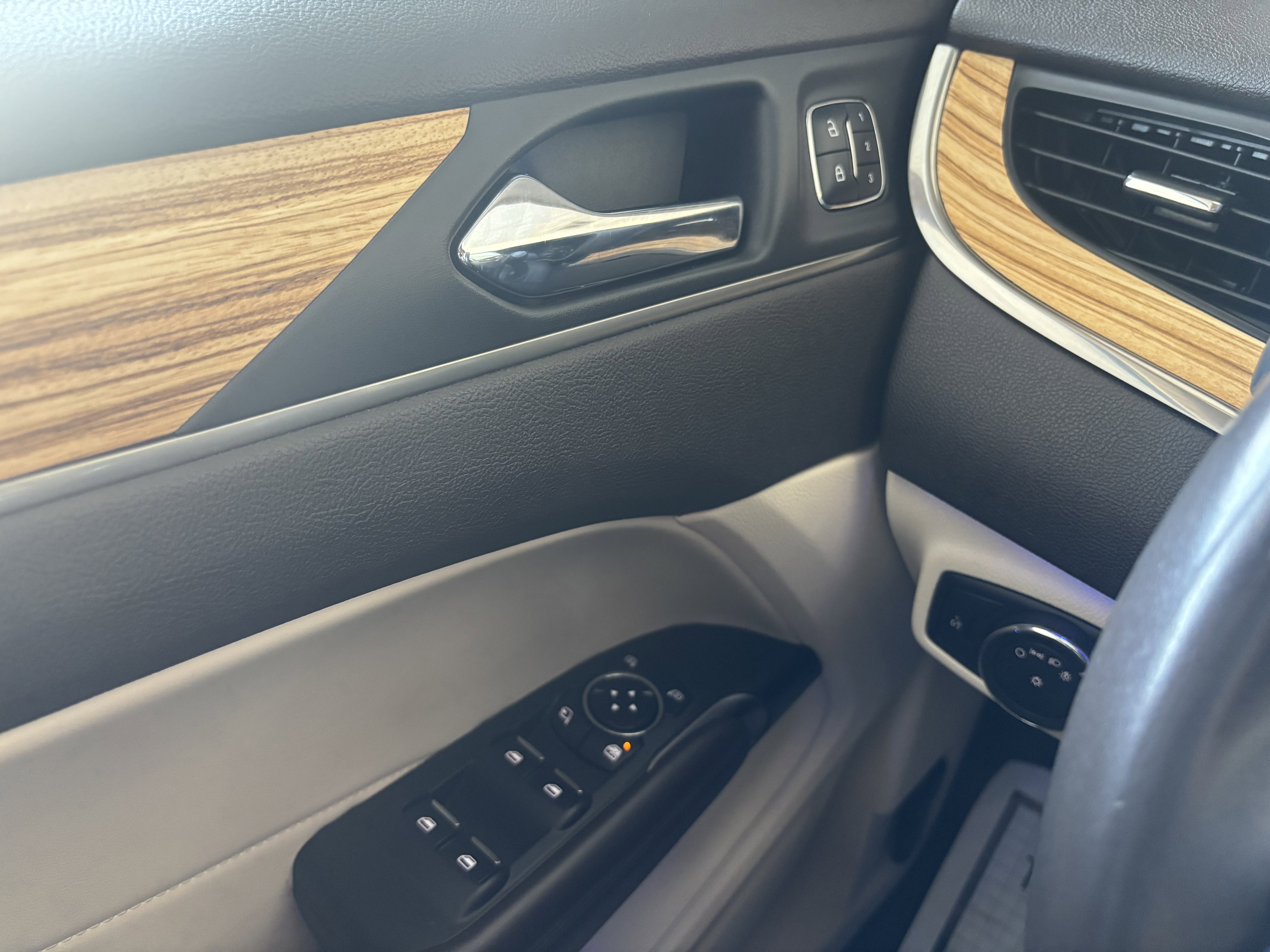 2015 Lincoln MKC BASE
