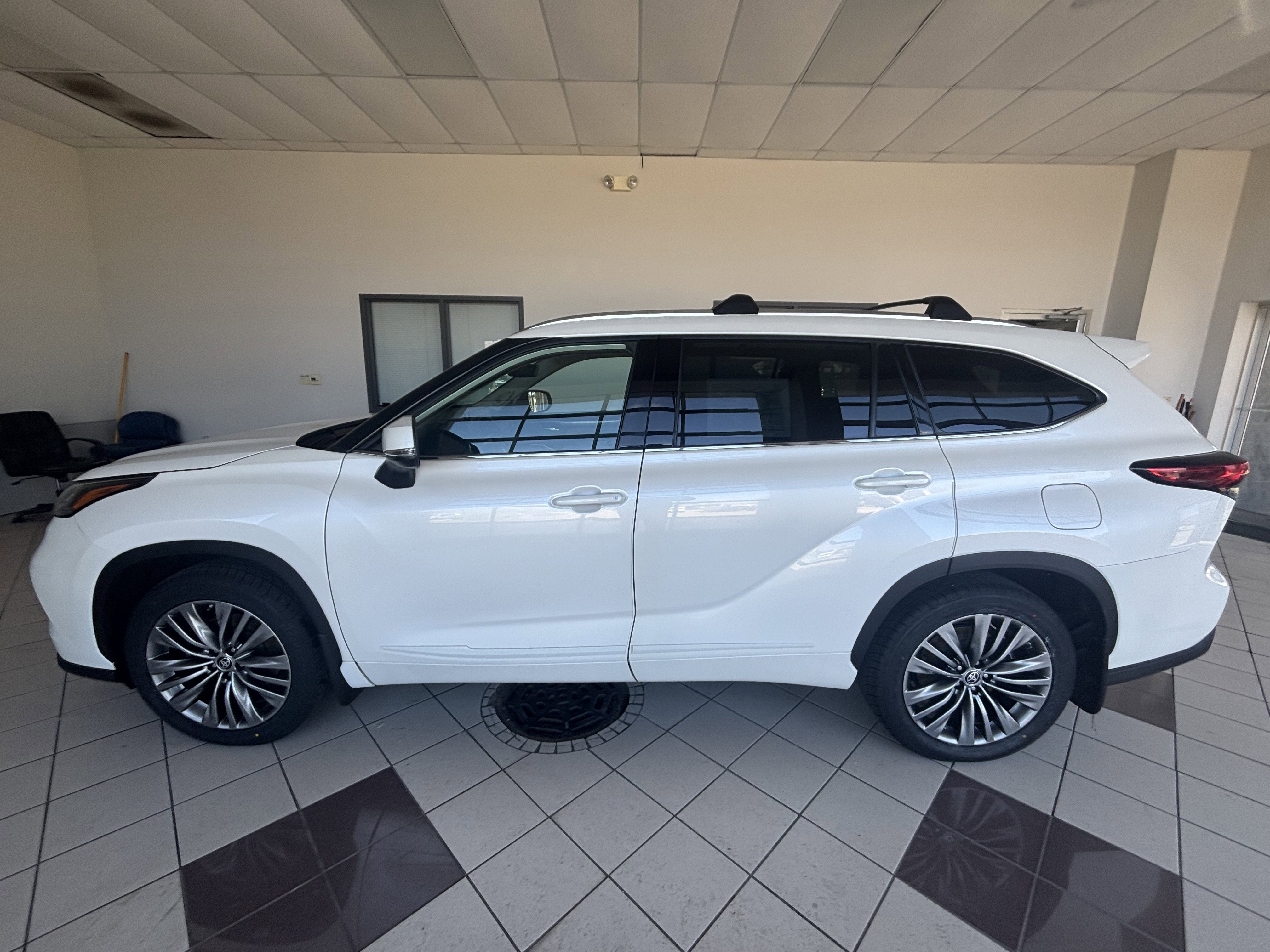 2021 Toyota Highlander Platinum