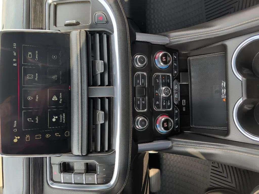 2022 GMC Yukon XL SLT