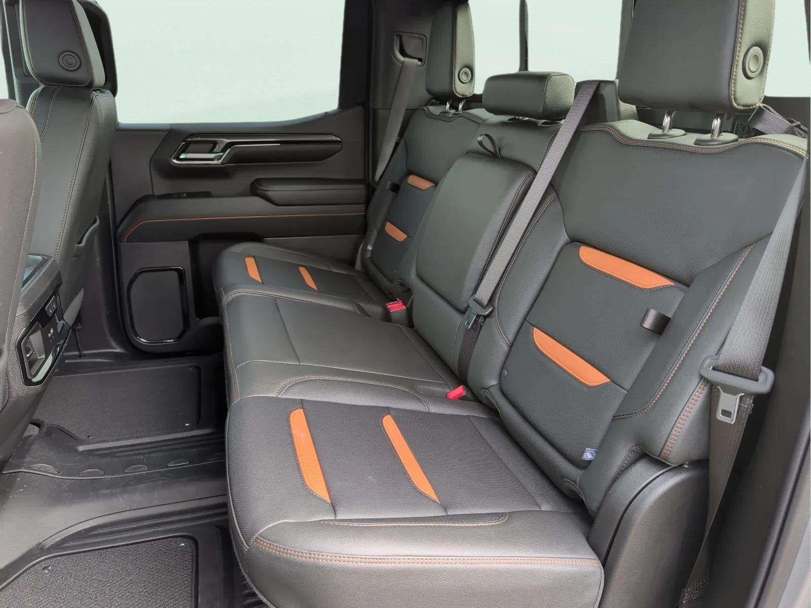 2024 GMC Sierra 1500 AT4 PREMIUM, SUNROOF, NAVIGATION, BOSE, FRONT & REAR PARK ASSIST